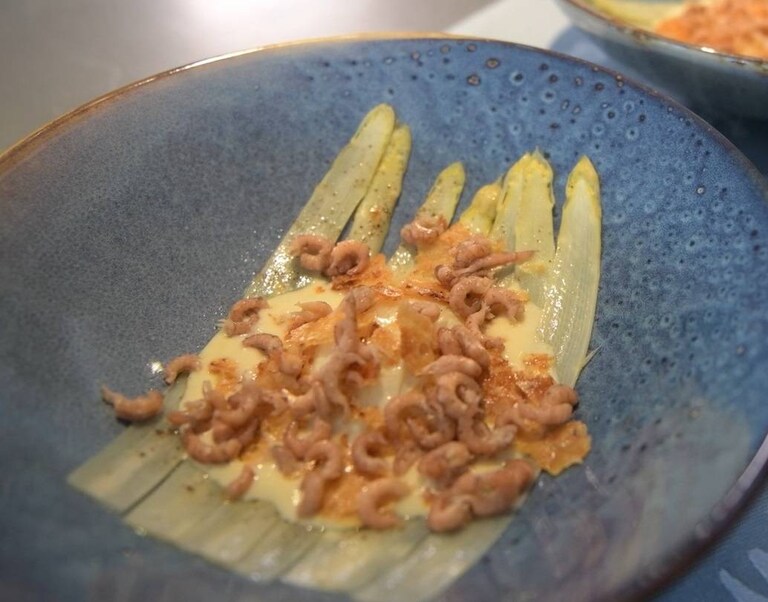 Tagliatelles d'asperges aux crevette grises