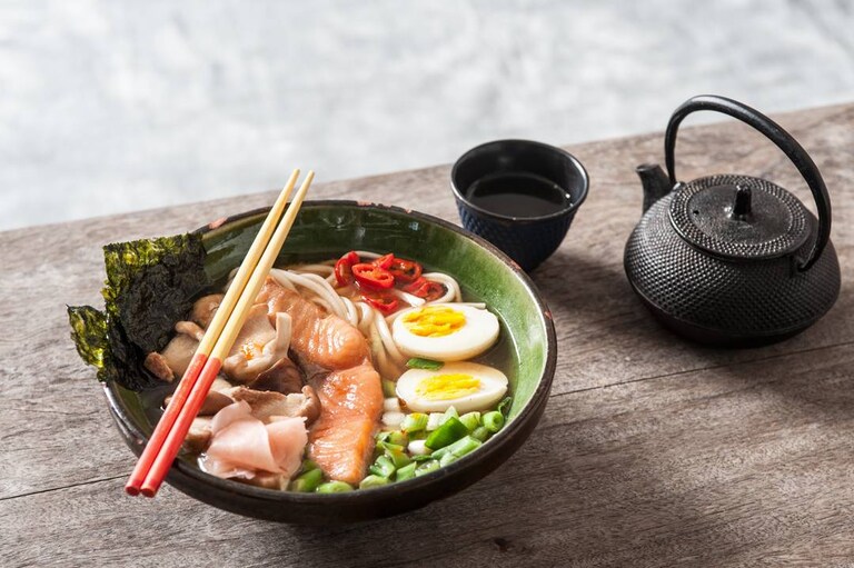 Soupe de nouilles Japonaise au saumon, version express