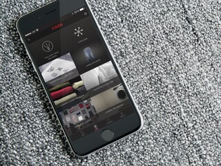 Un smartphone montrant combien il est facile d’utiliser l’application My AEG Care