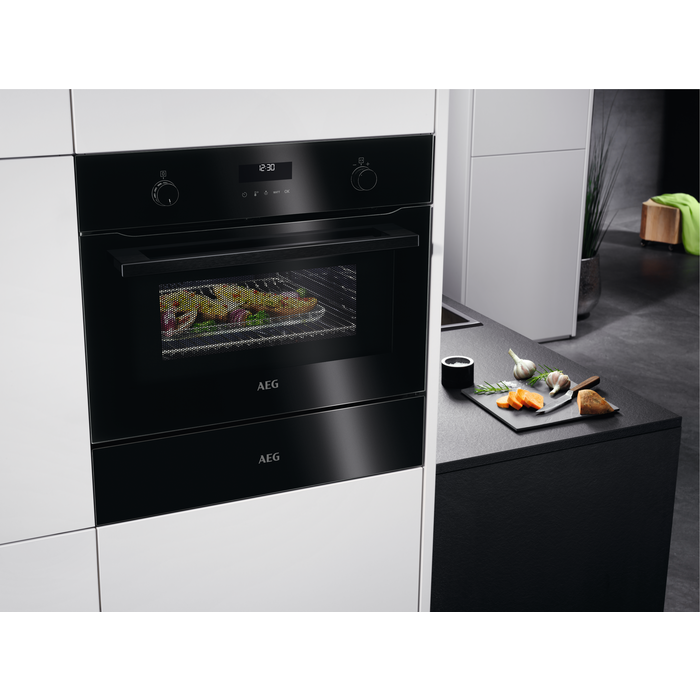 AEG - Fours micro-ondes - CME565060B