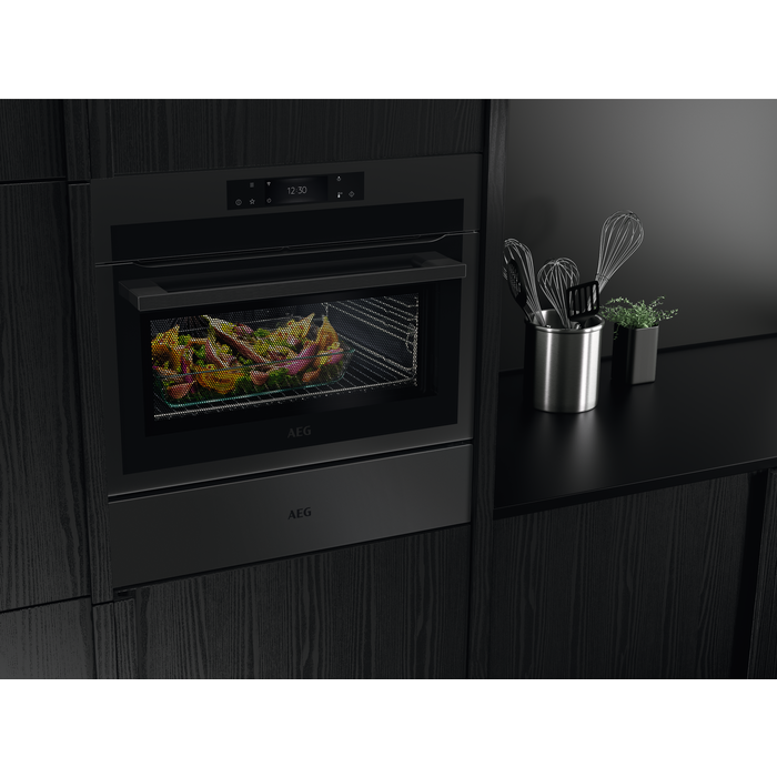 AEG - Four encastrable compact - KME768080T