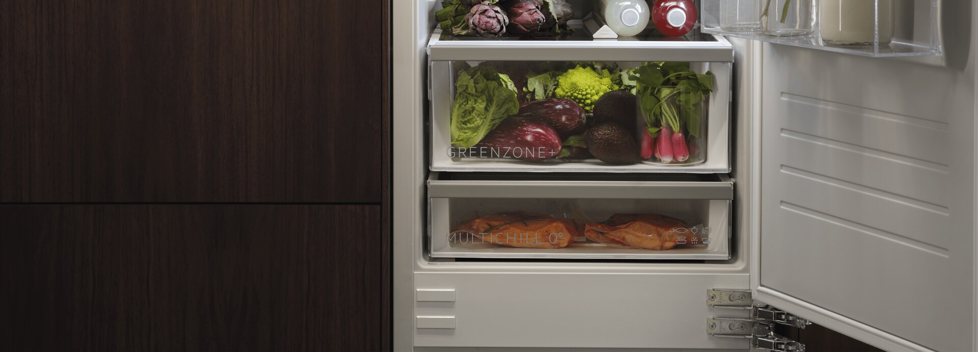 Réfrigérateur AEG dans la cuisine