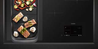 Légumes cuisant dans une poêle à frire