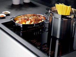 Les casseroles et plaques Mastery Collection sont parfaitement adaptées à la table à induction