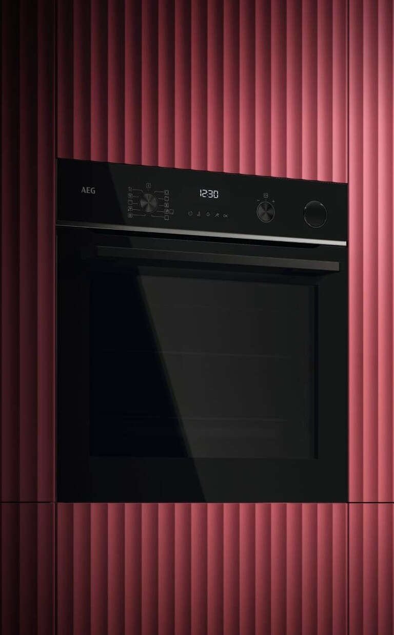 Un four dans une cuisine.
