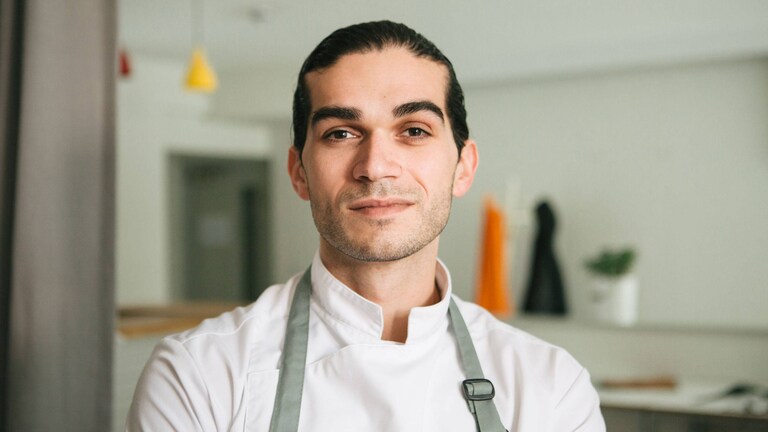 Jozef Youssef dans la cuisine de son restaurant