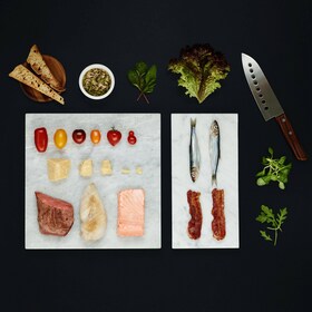 L’image emblématique des saveurs sublimées: une salade César décomposée