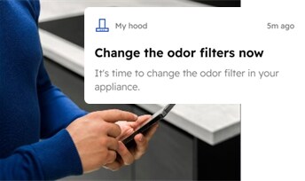 L'homme sur la photo reçoit une notification pour changer de filtre