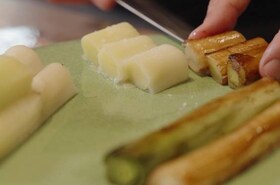 Poireaux vapeur vs poireaux rôtis du AEG chef David Martin