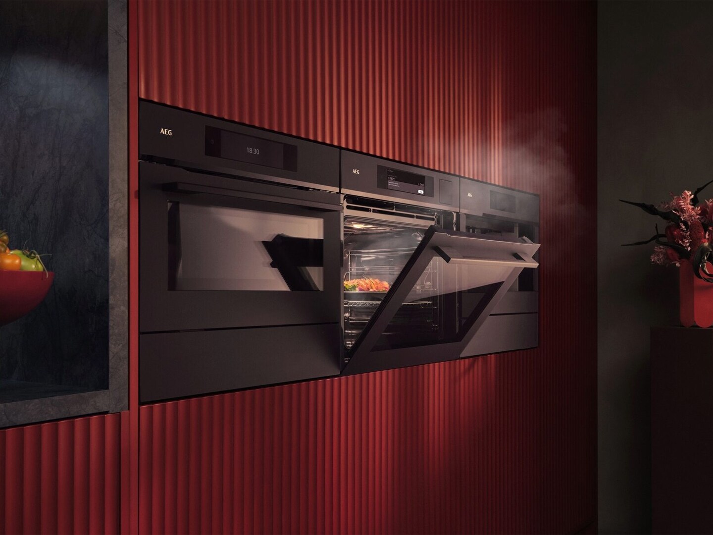 Four à vapeur ouvert avec de la vapeur qui s'en échappe